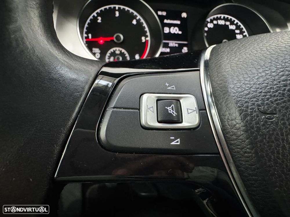 VW Golf Variant 1.6 TDi Confortline - 21