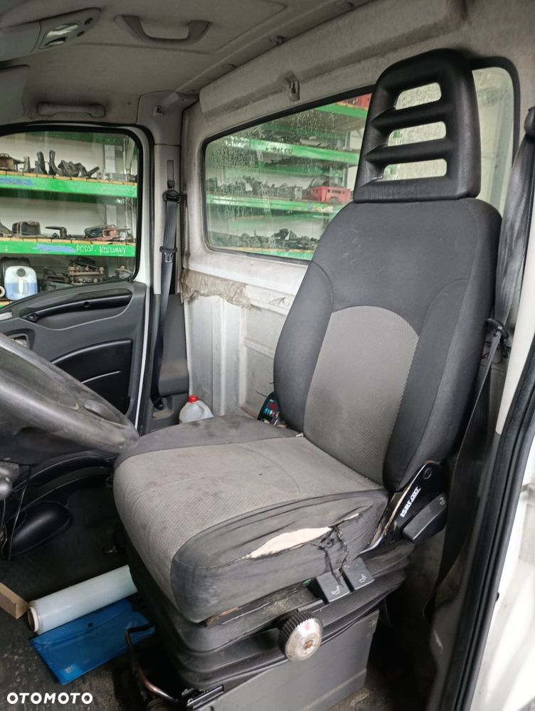 FOTEL KIEROWCY LEWY PRZÓD PNEUMATYCZNY IVECO DAILY 06-14 - 1