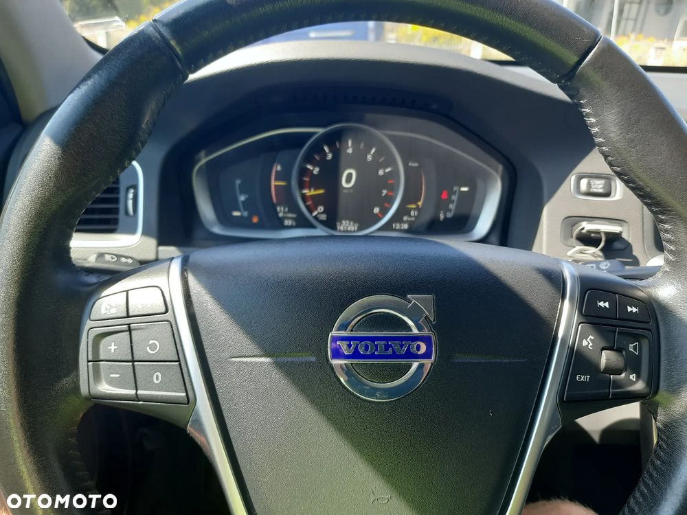 Volvo V60 Cross Country T5 AWD Momentum - 12