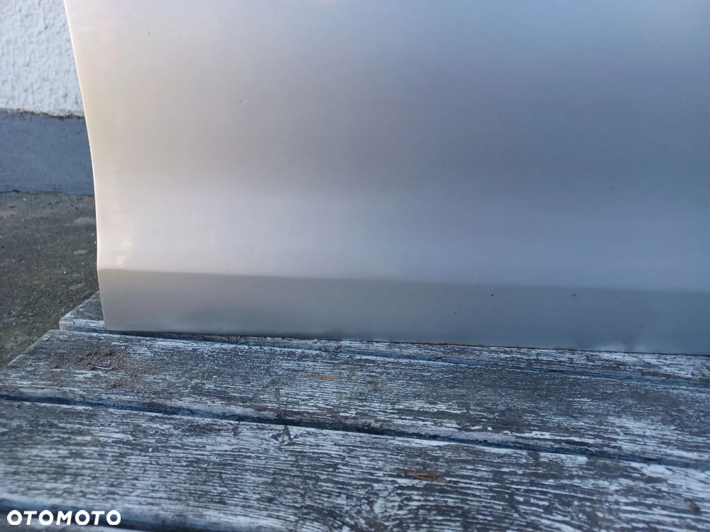 DRZWI PRZEDNIE PRAWE GOLF VI LA7W - 9