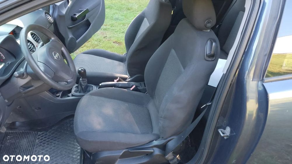 Opel Corsa 1.2 16V Cosmo - 10
