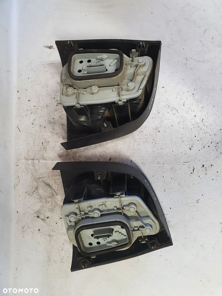 * KOMPLET LAMP TYLNYCH VOLKSWAGEN POLO 9N SPORT TUNING - 9