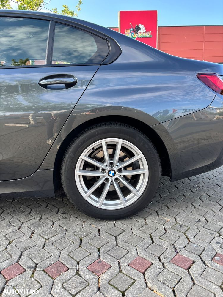 BMW Seria 3 - 37