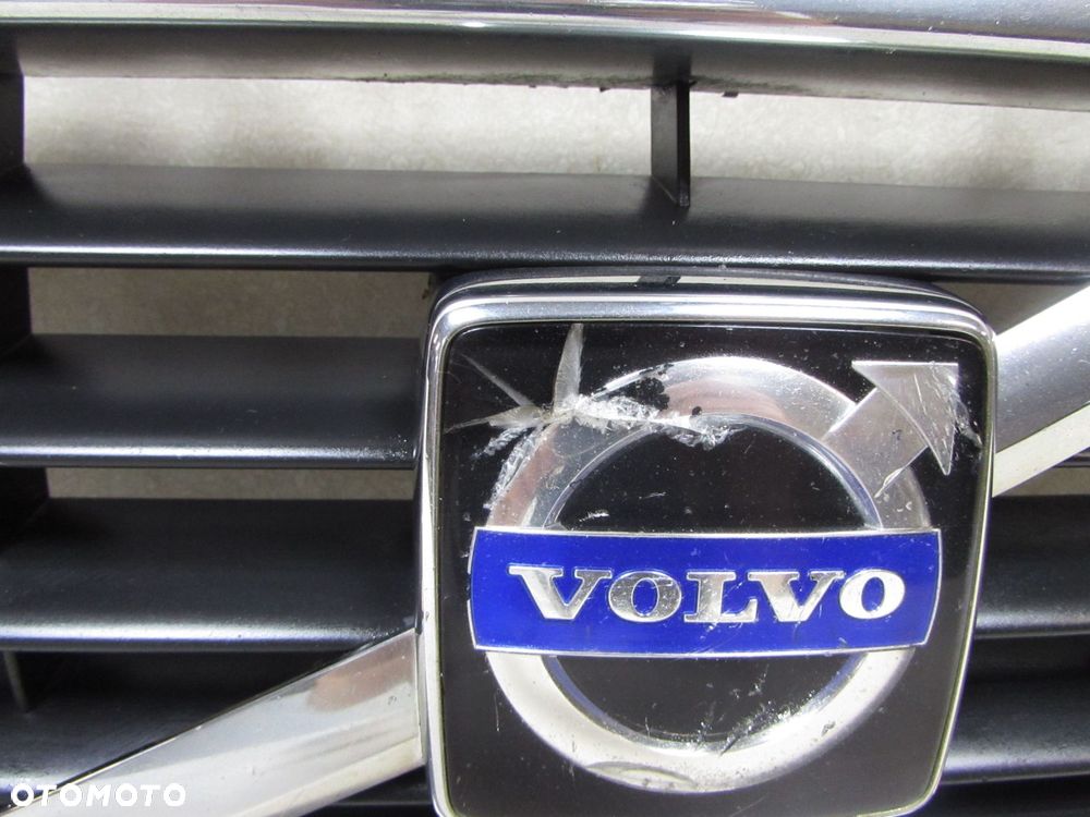 VOLVO C30 06-10 GRILL ATRAPA CHLODNICY LOGO CHROM ZDERZAKA 30657194 30655403 - 2