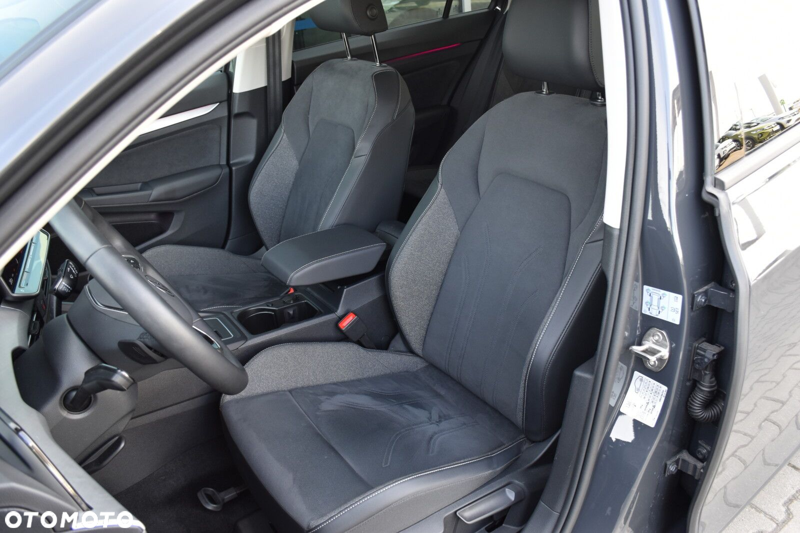 Volkswagen Golf - 10