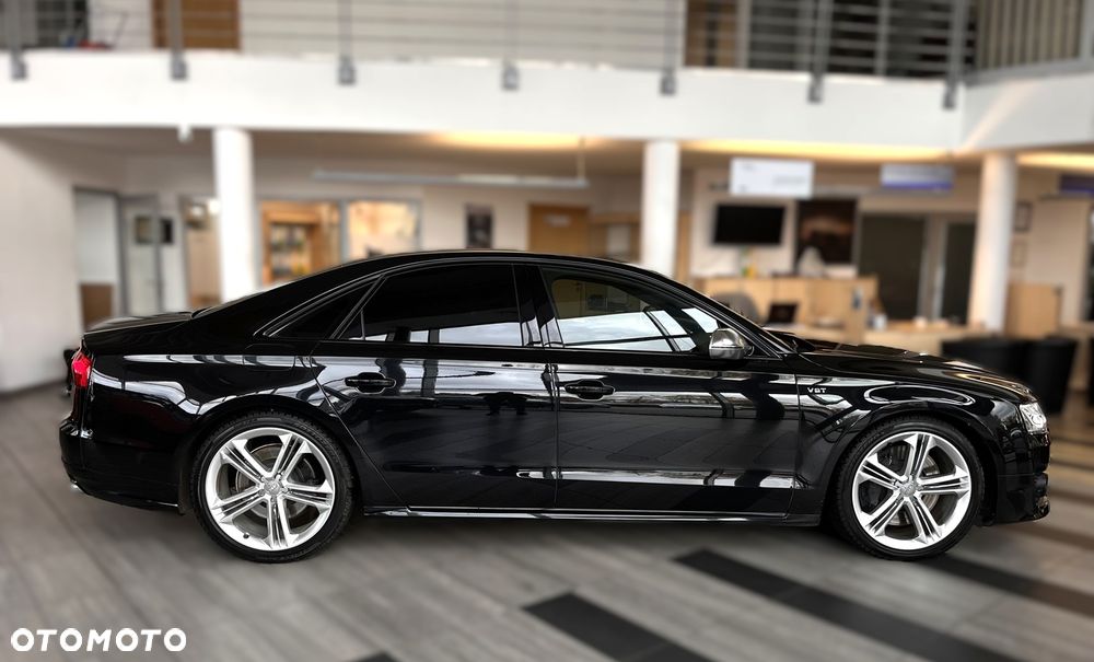 Audi S8 - 7