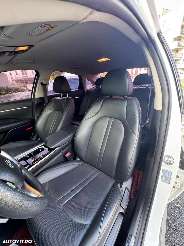 Hyundai Sonata - 12
