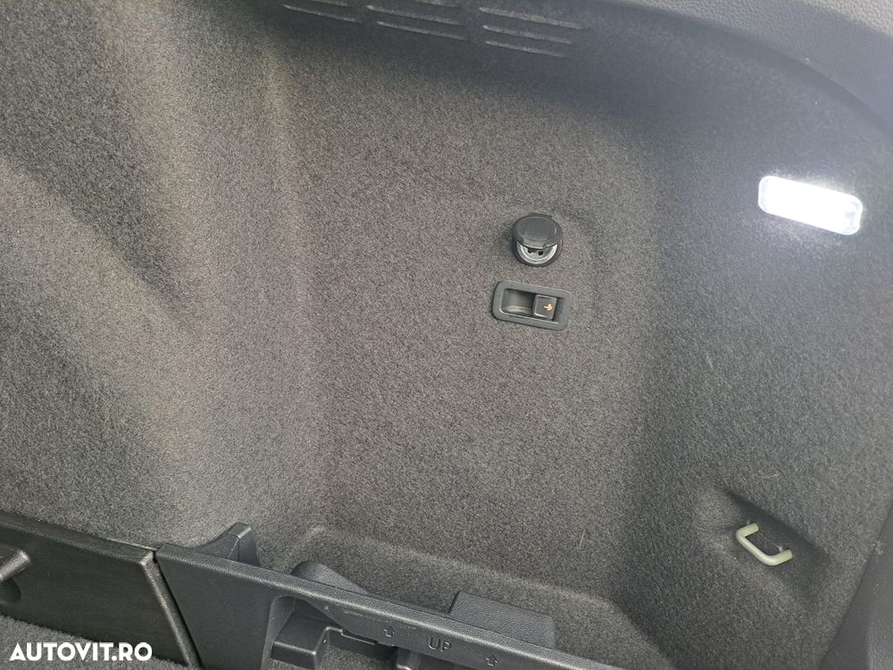 Volkswagen Golf 2.0 TDI 150CP DSG Style - 29