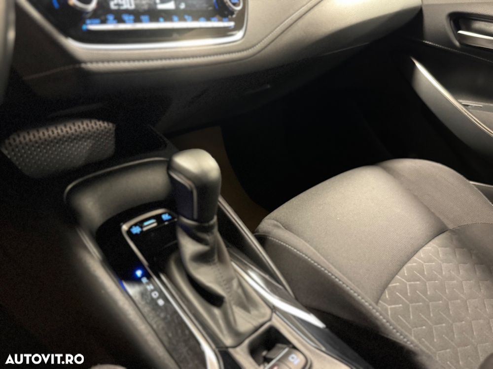 Toyota Corolla 1.8 Business Edition - 27