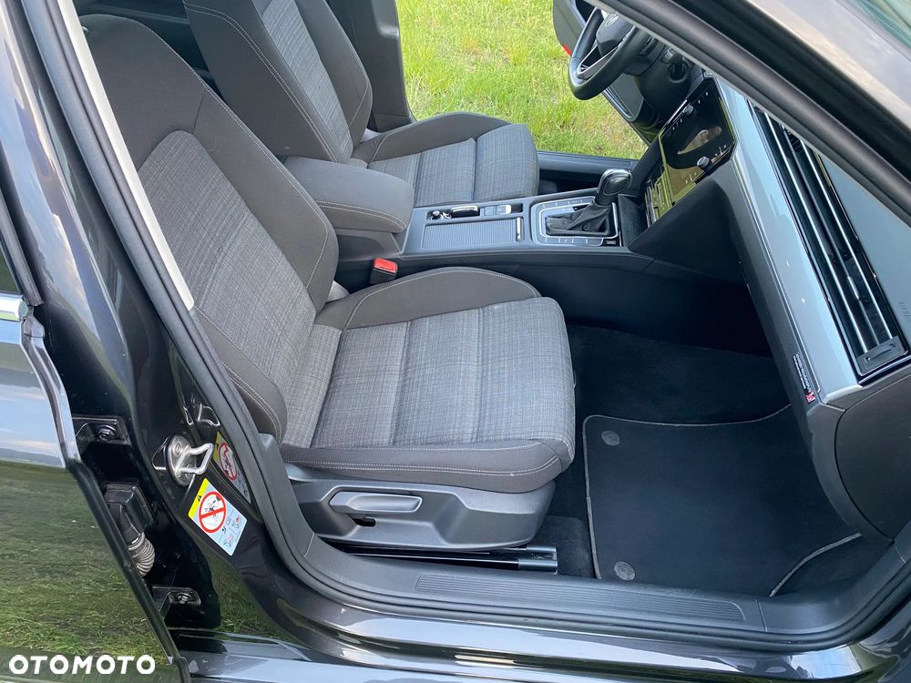 Volkswagen Passat - 18