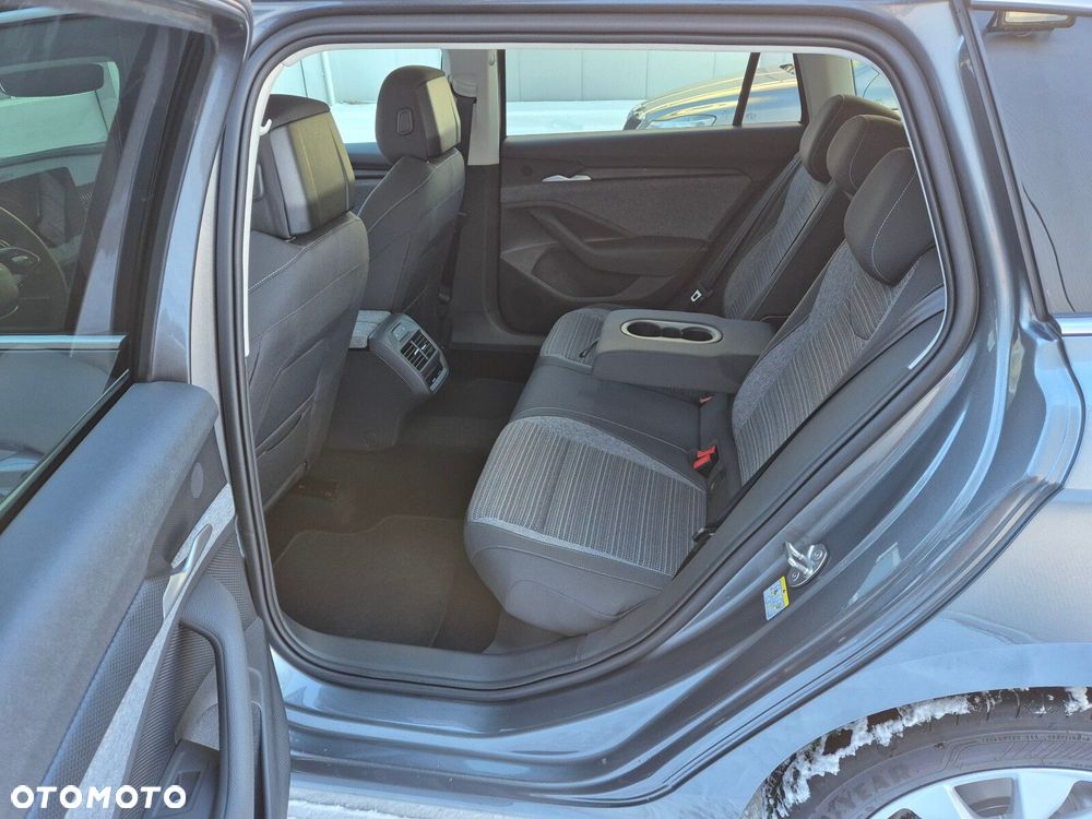 Skoda Superb 2.0 TDI SCR Selection DSG - 17