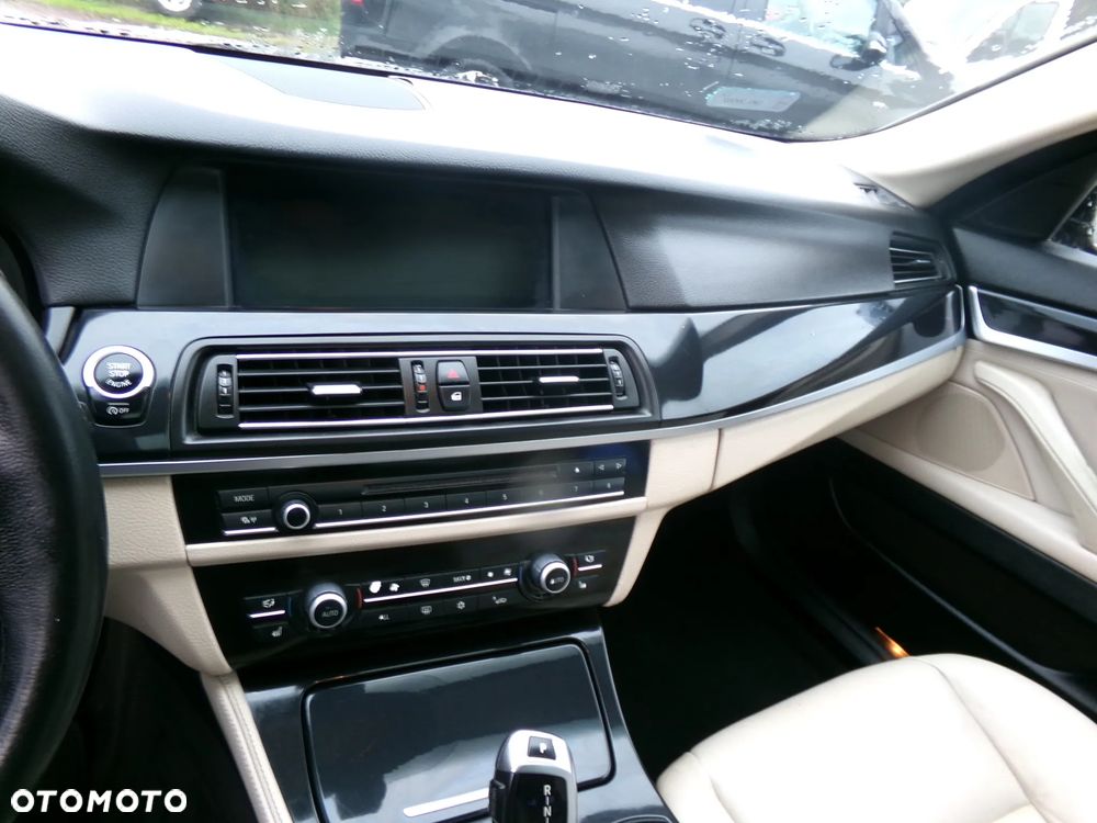 BMW Seria 5 520d Sport-Aut - 13