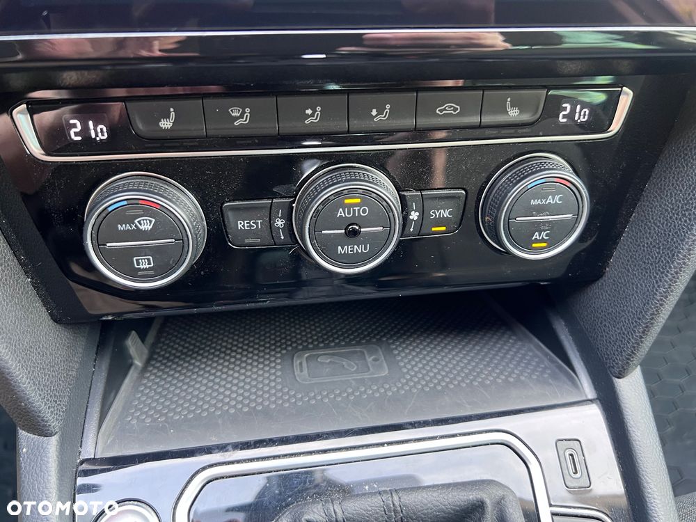 Volkswagen Passat 2.0 TSI Business DSG - 27