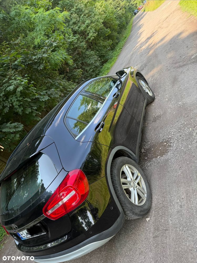Mercedes-Benz GLA - 2