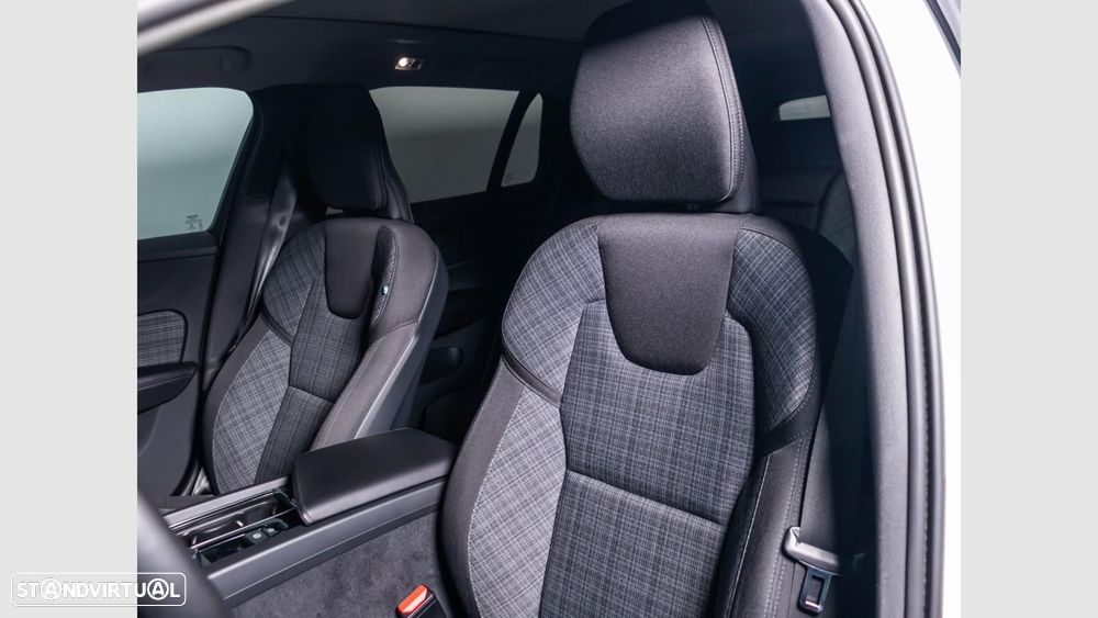 Volvo V60 2.0 B4 Geartronic — fotografia 18