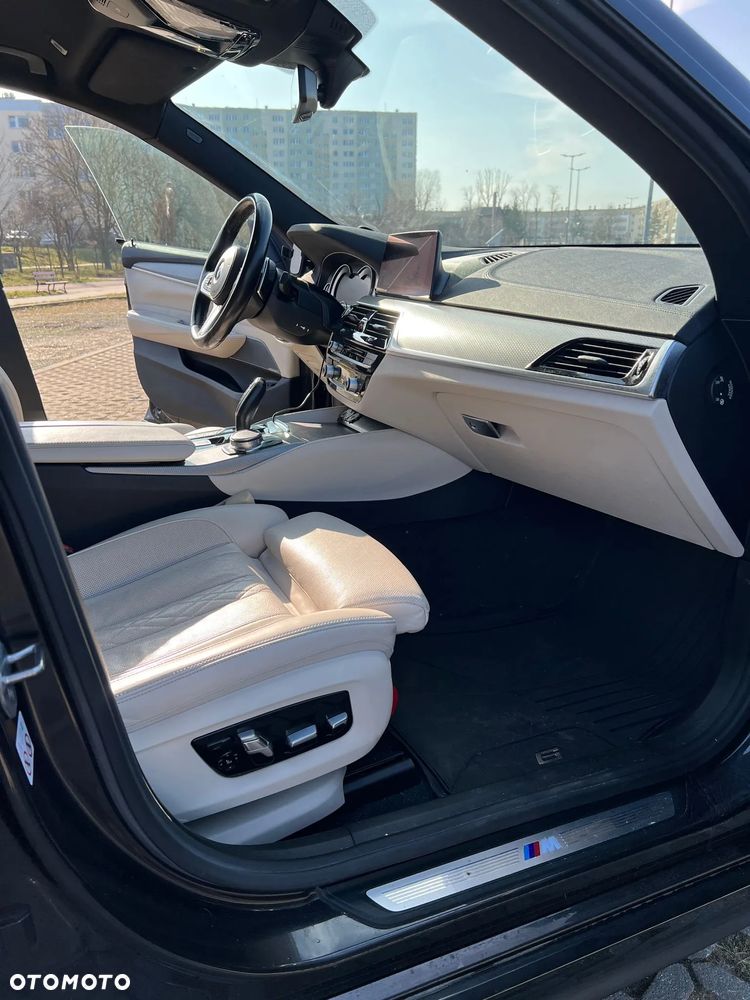 BMW 6GT - 5