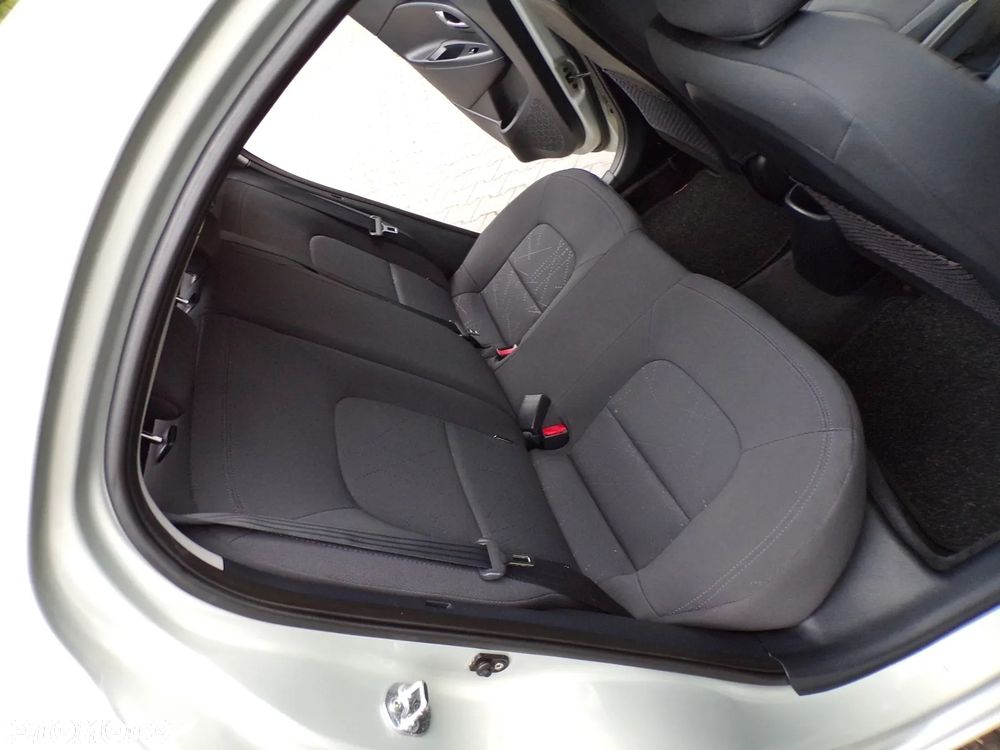 Kia Rio 1.1 CRDI Attract - 28