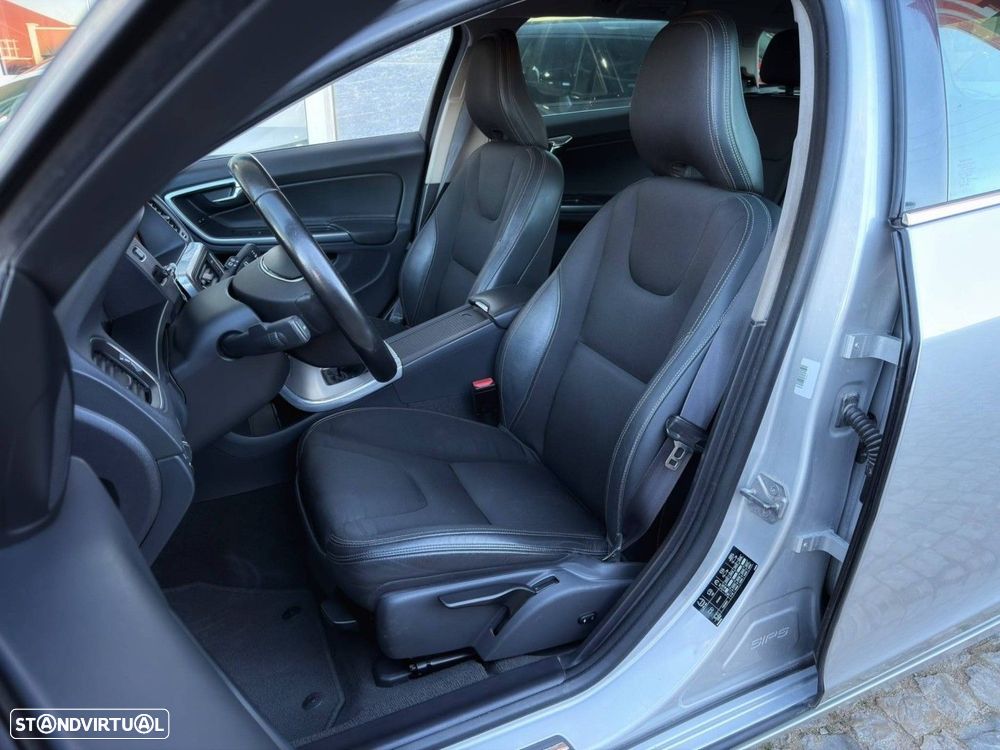 Volvo V60 2.0 D2 Momentum Drive - 7