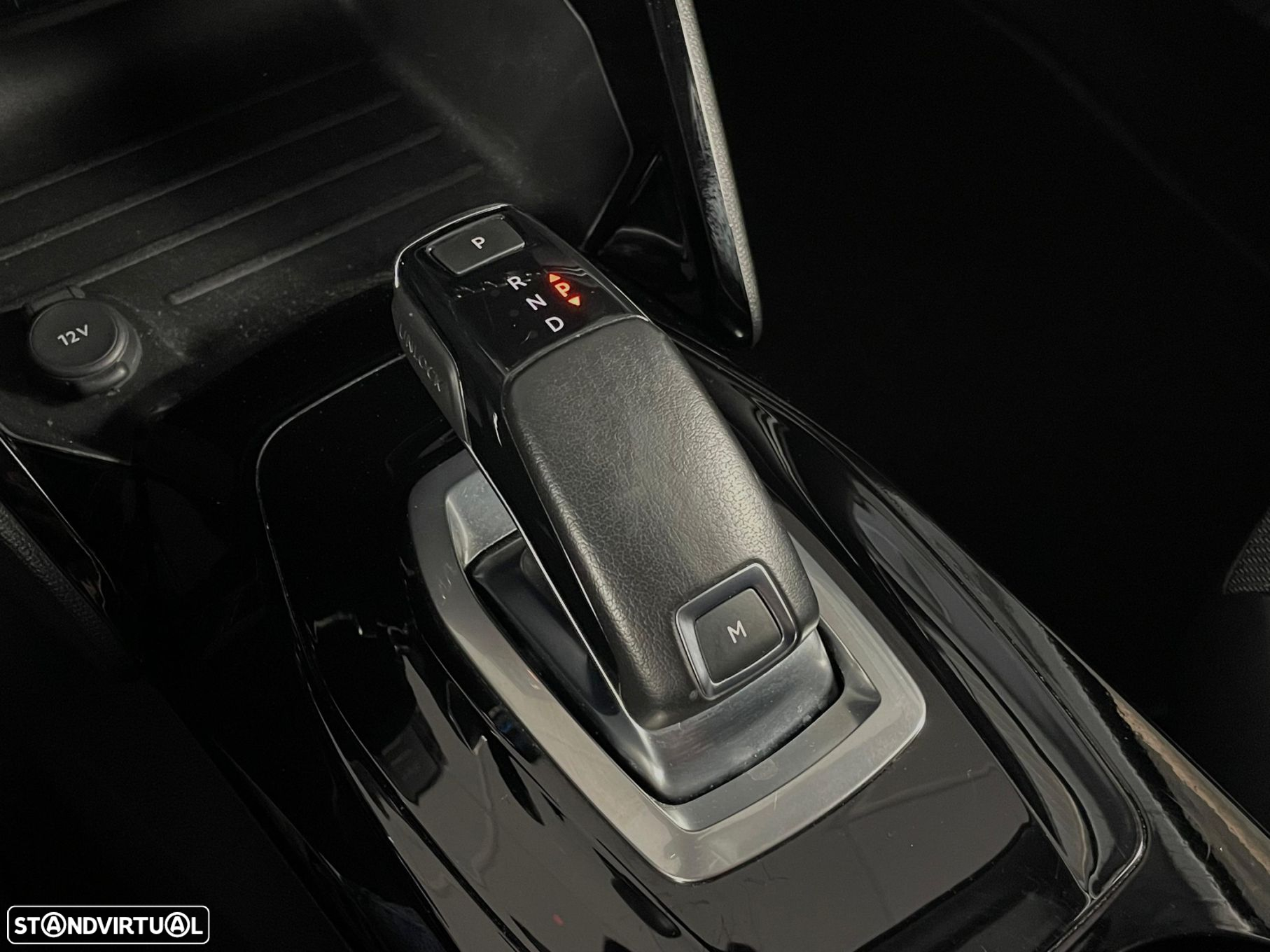 Peugeot 2008 1.2 PureTech Allure EAT8 - 21