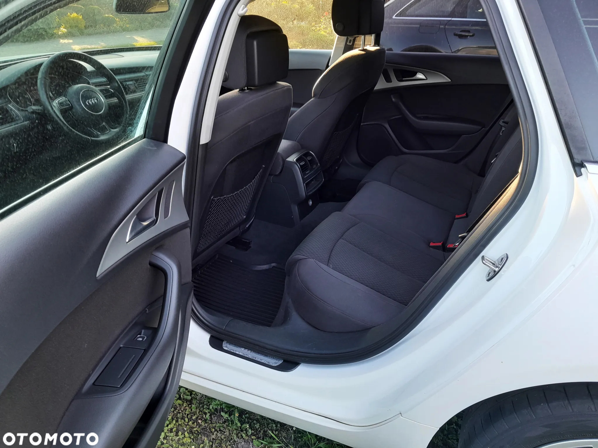 Audi A6 Avant 2.0 TDI Ultra DPF S tronic - 25