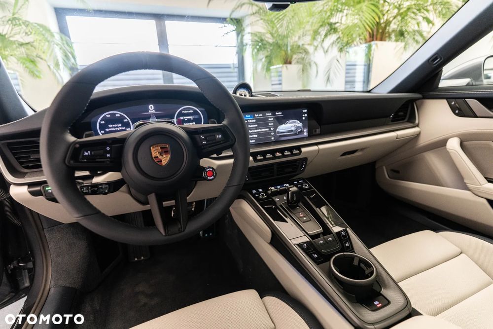 Porsche 911 Targa 4S - 12