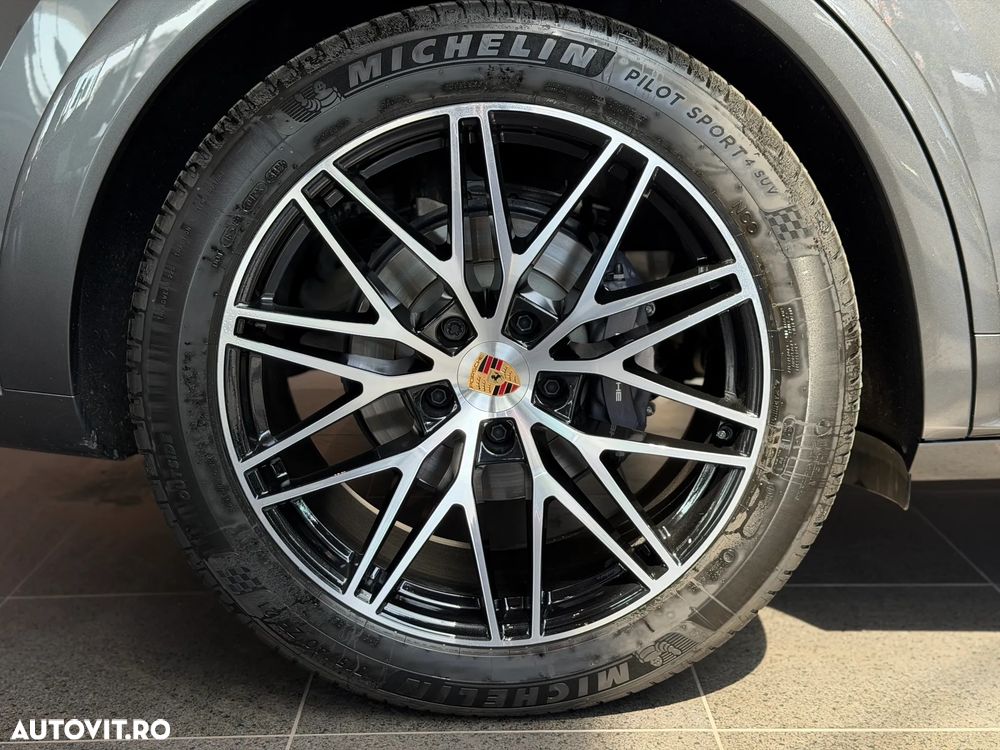 Porsche Cayenne Black Edition - 16