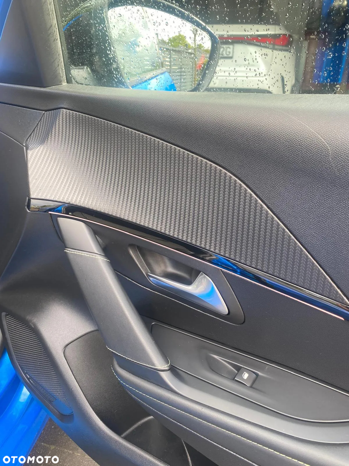 Peugeot 208 - 15