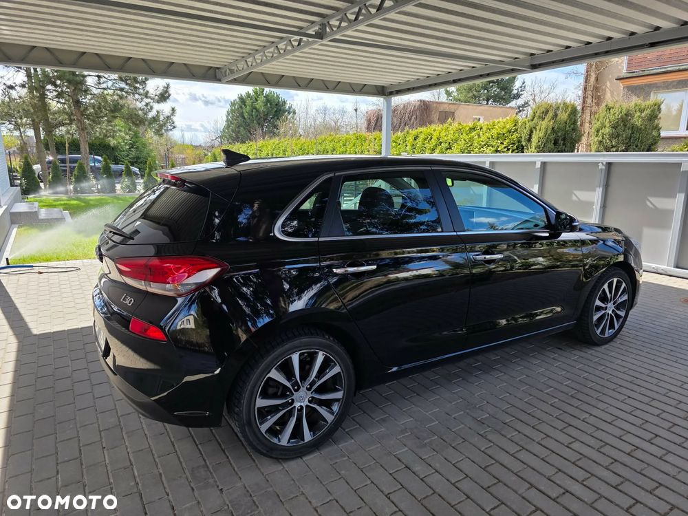 Hyundai i30 1.4 T-GDI Premiere Luxury - 3
