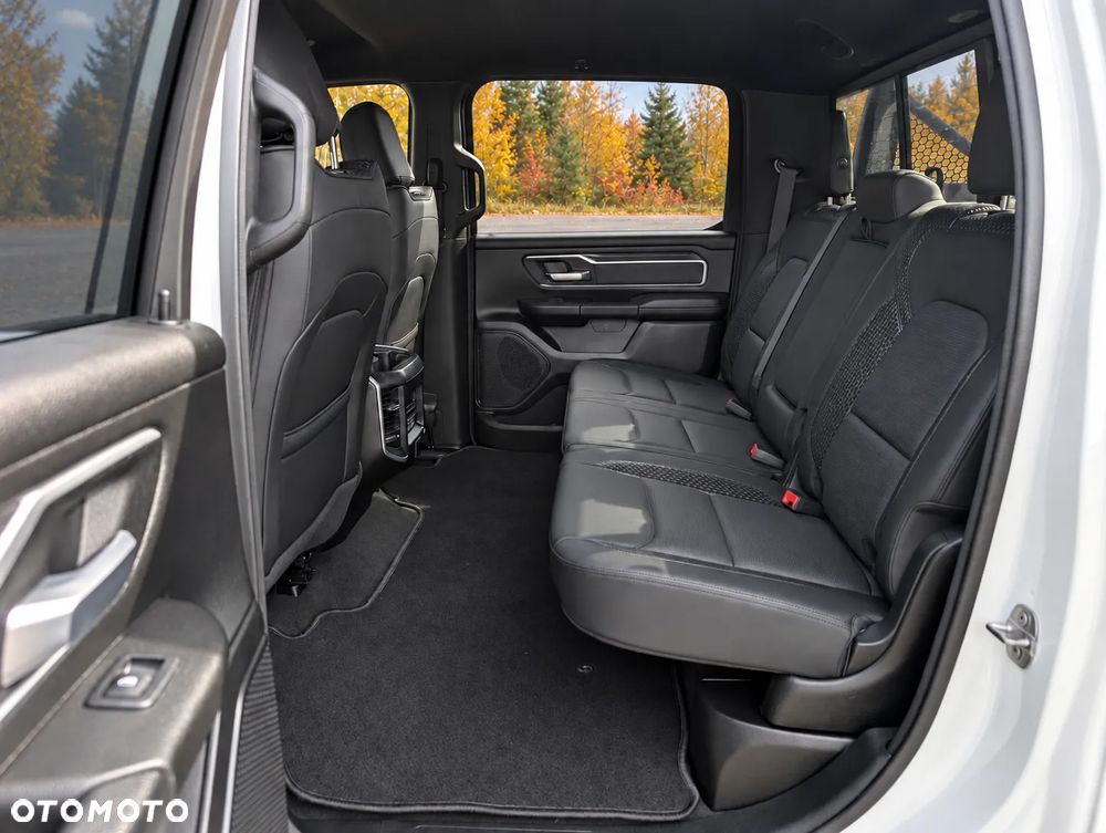 RAM 1500 Crew Cab Shortbed Bighorn - 19