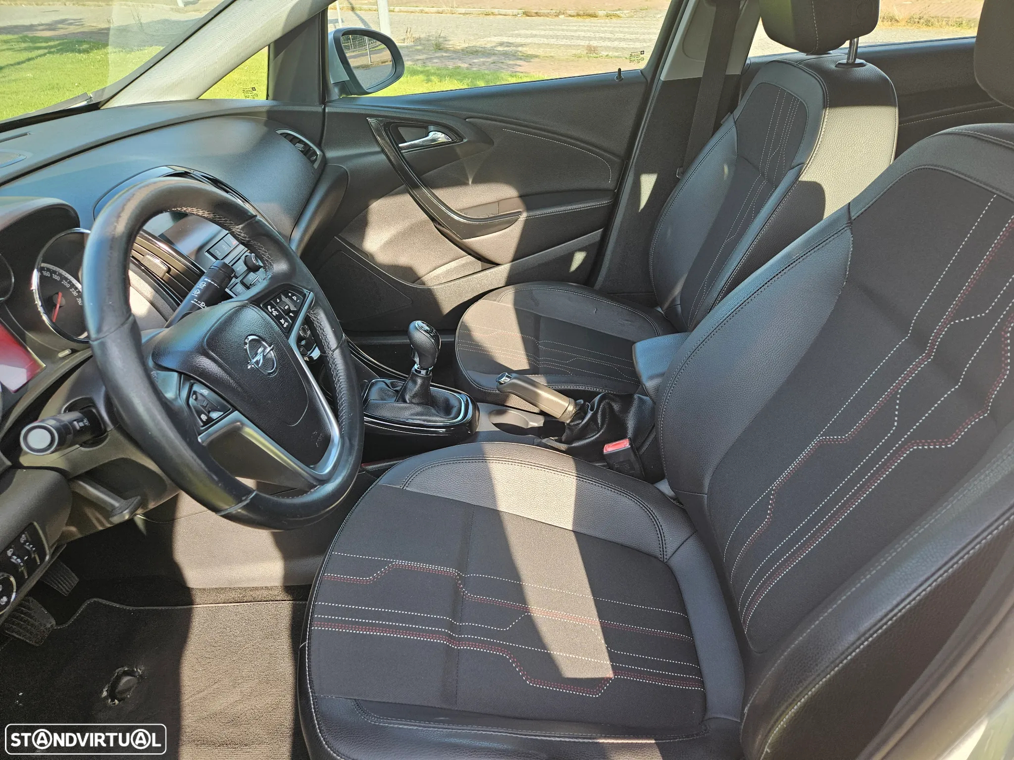 Opel Astra Sports Tourer 1.7 CDTi Executive S/S - 9