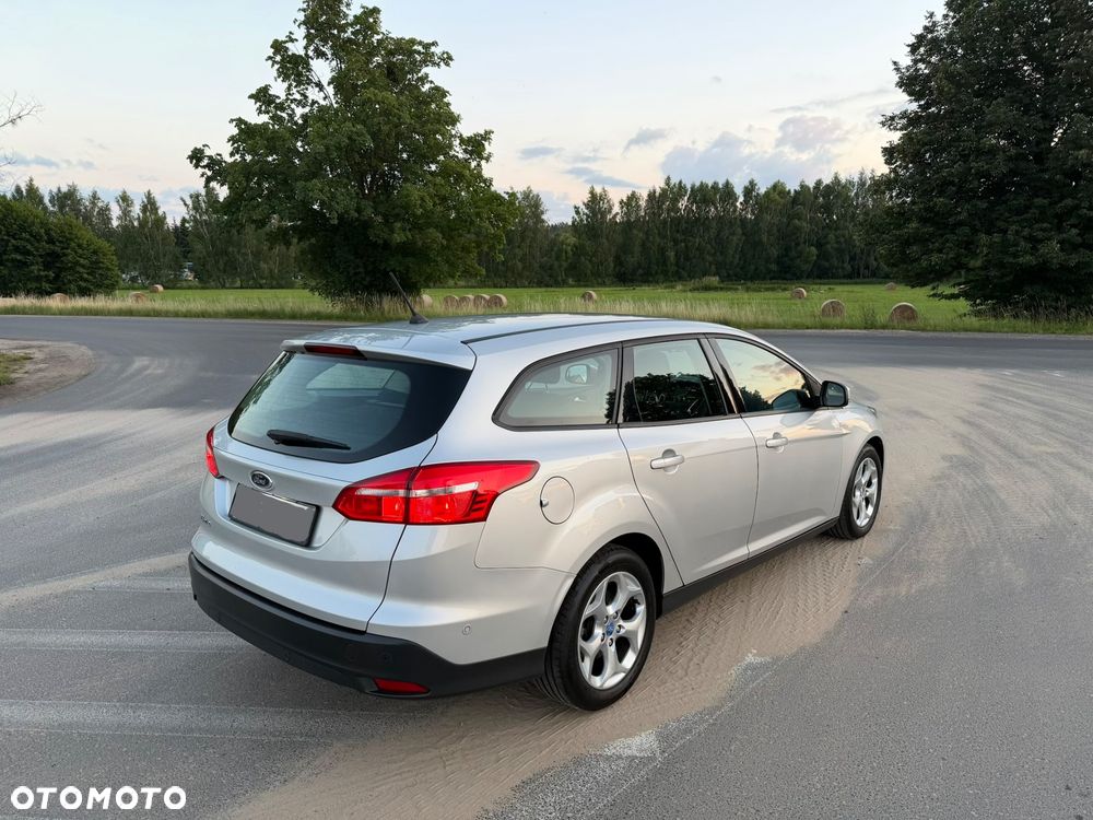 Ford Focus 1.5 TDCi SYNC Edition - 19