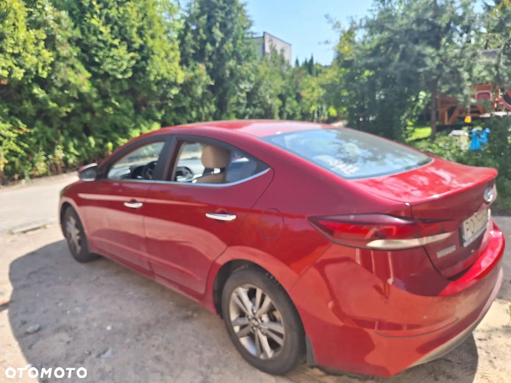 Hyundai Elantra 1.6 Style - 2