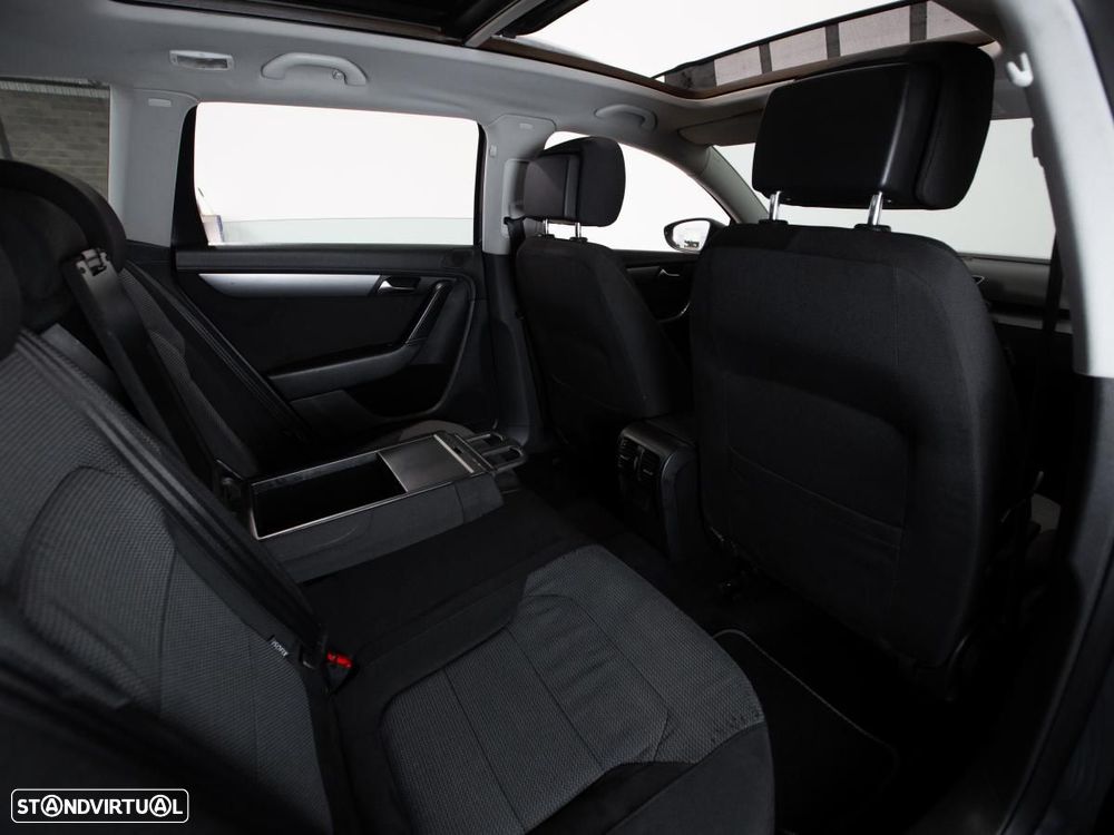 VW Passat Variant - 10