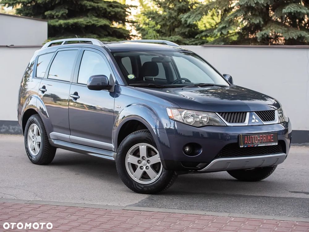 Mitsubishi Outlander - 1