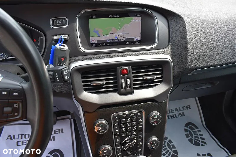 Volvo V40 T2 Geartronic Summum - 13