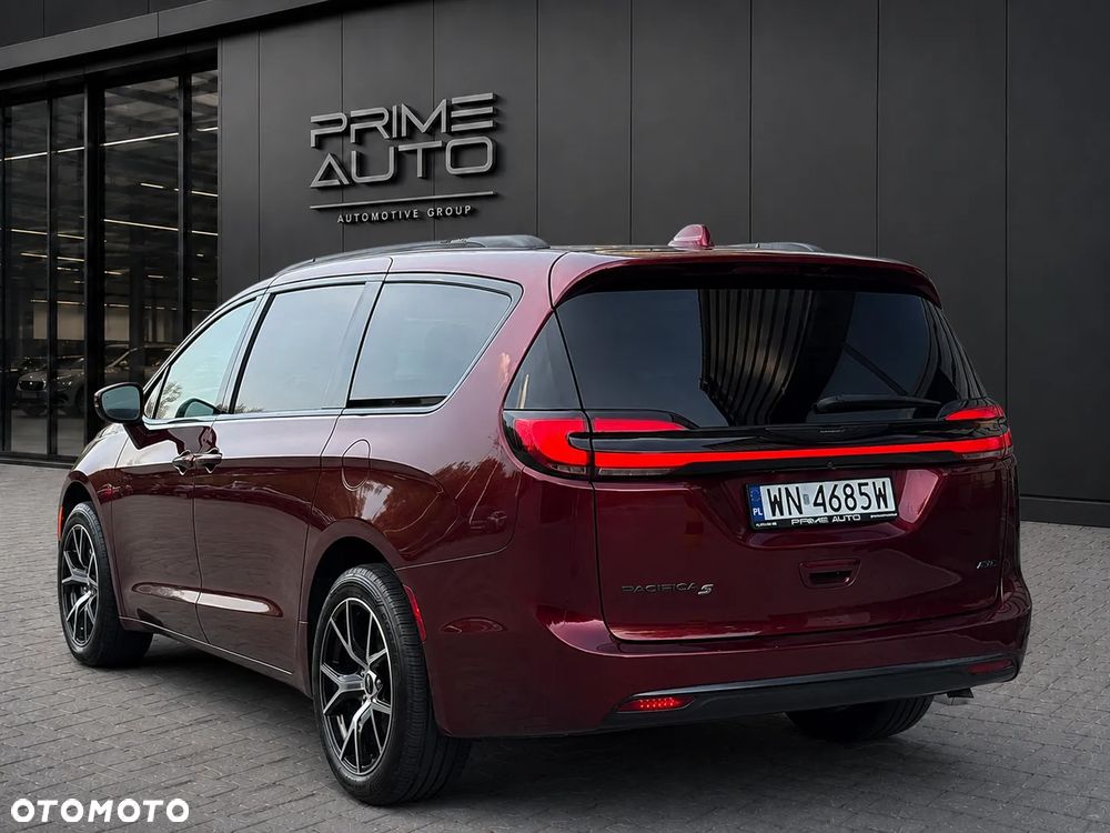 Chrysler Pacifica - 5