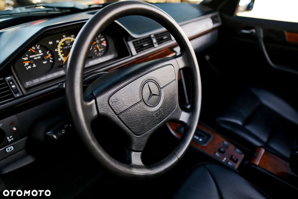 Mercedes-Benz W124 (1984-1993) - 23