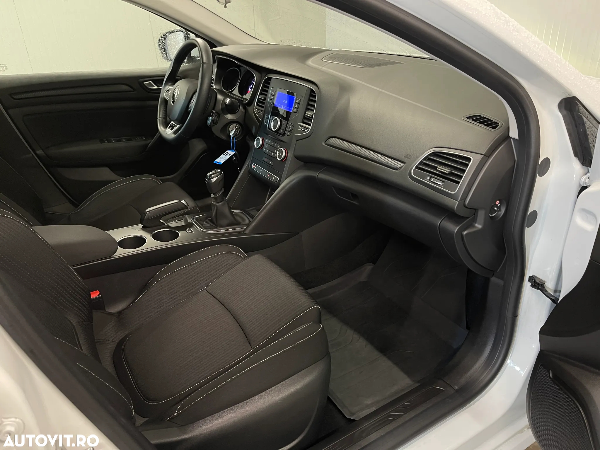 Renault Megane Blue dCi 116 Zen - 10
