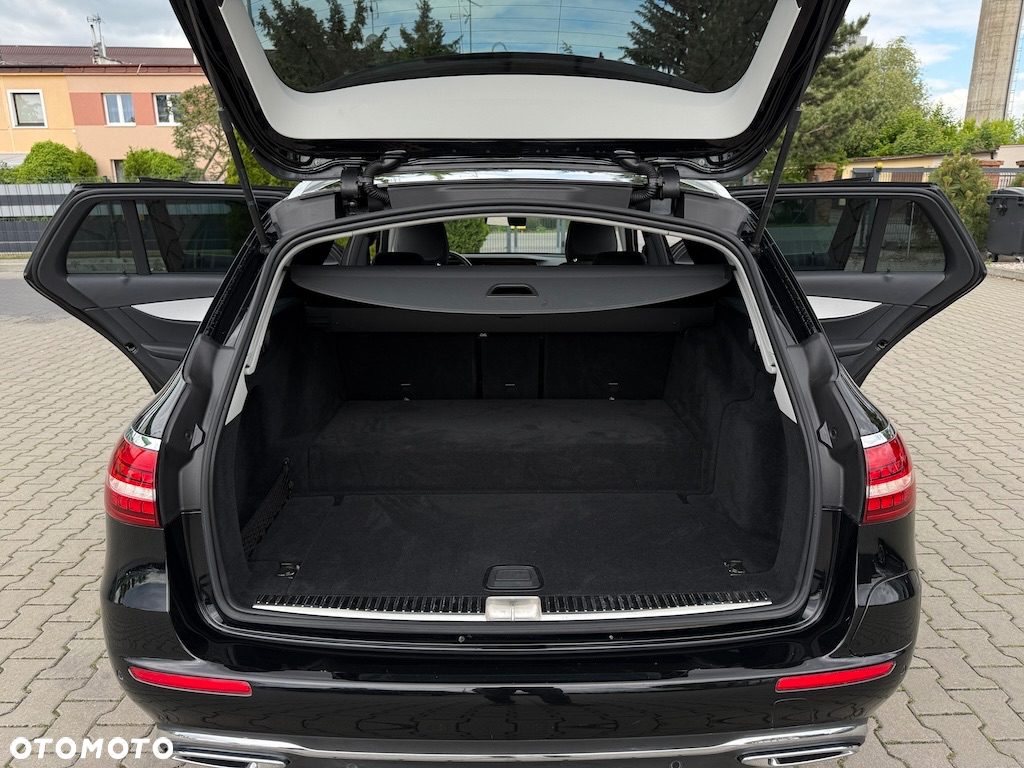 Mercedes-Benz Klasa E 300 de Business Edition - 36
