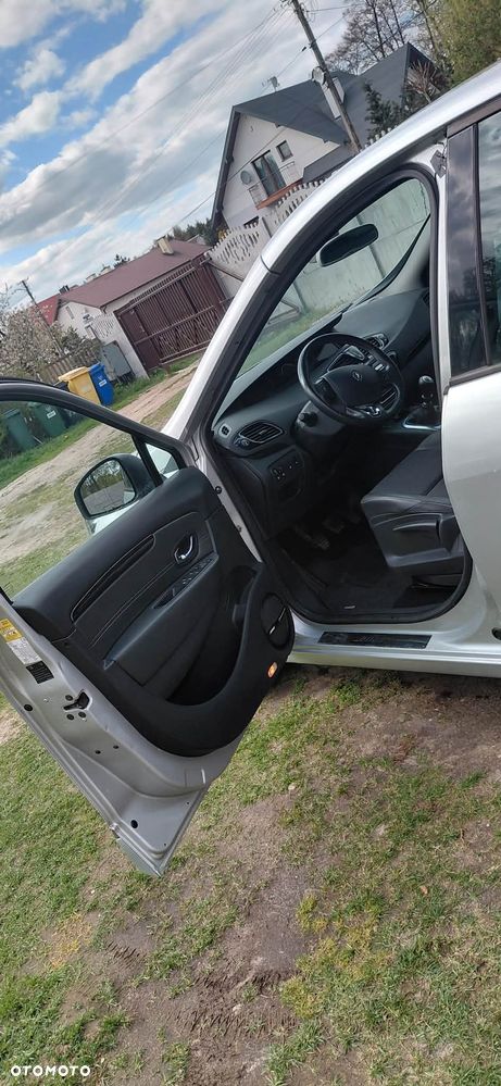 Renault Scenic - 11