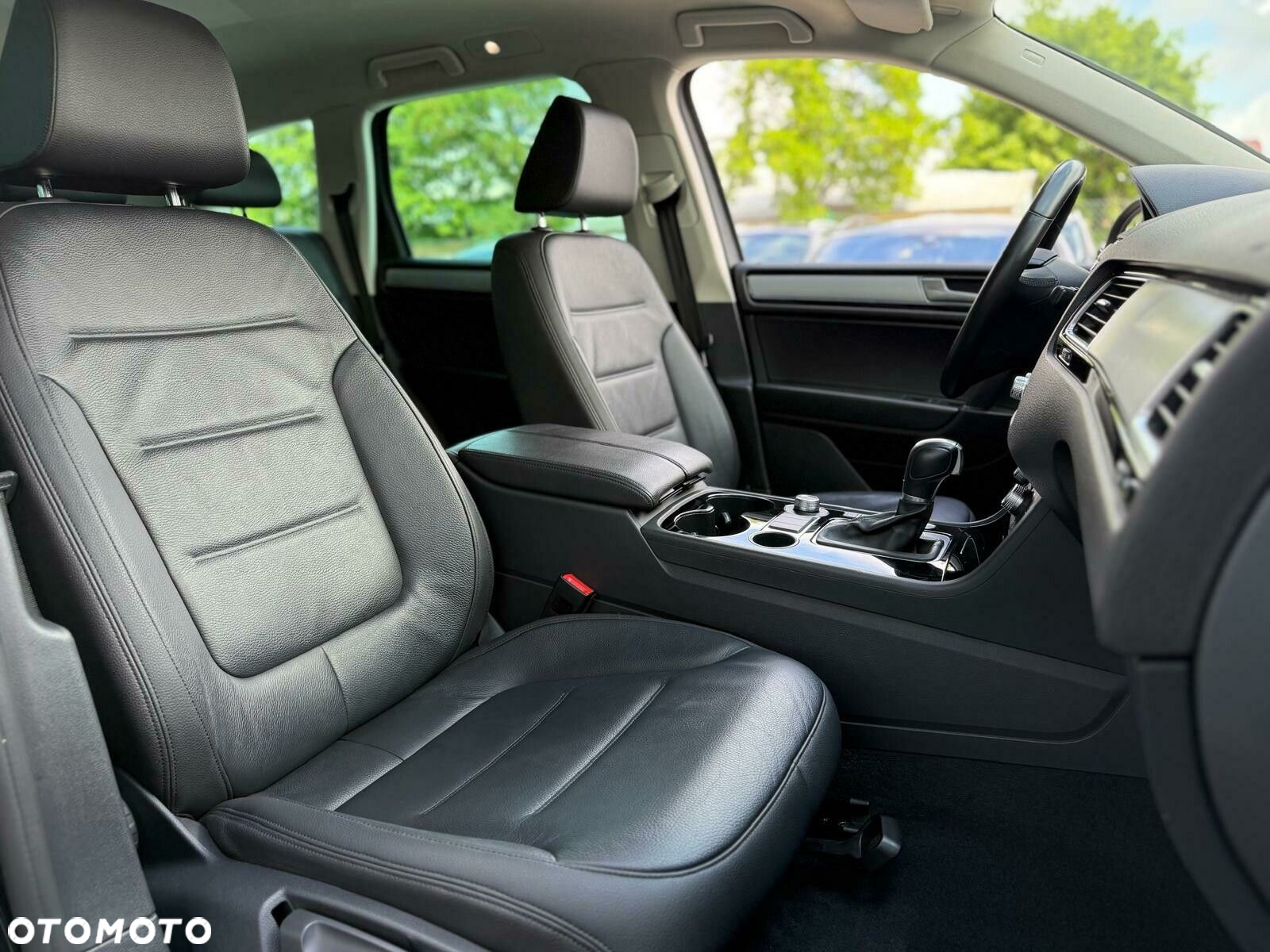 Volkswagen Touareg - 13