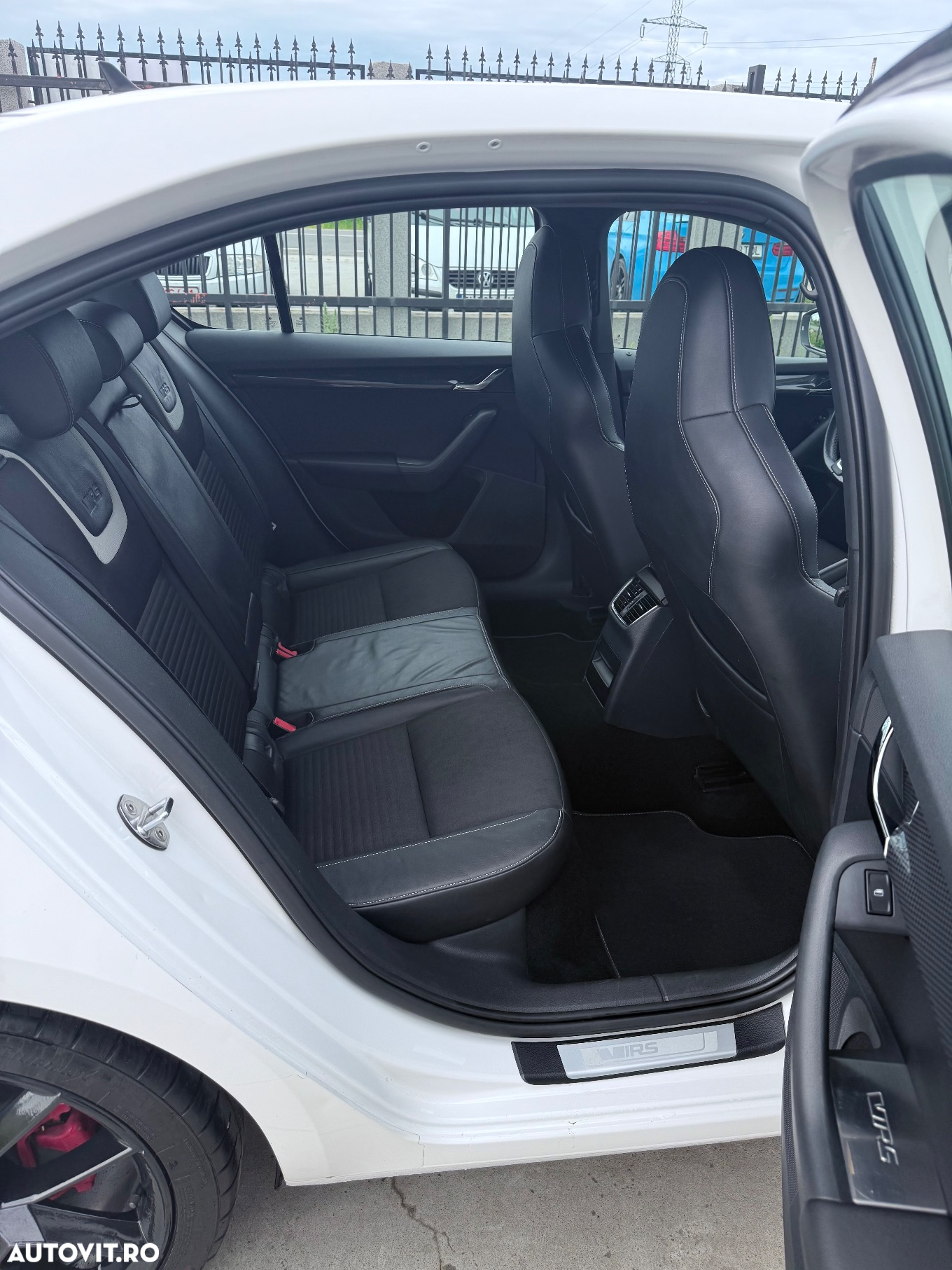 Skoda Octavia 2.0 TDI DSG RS - 8