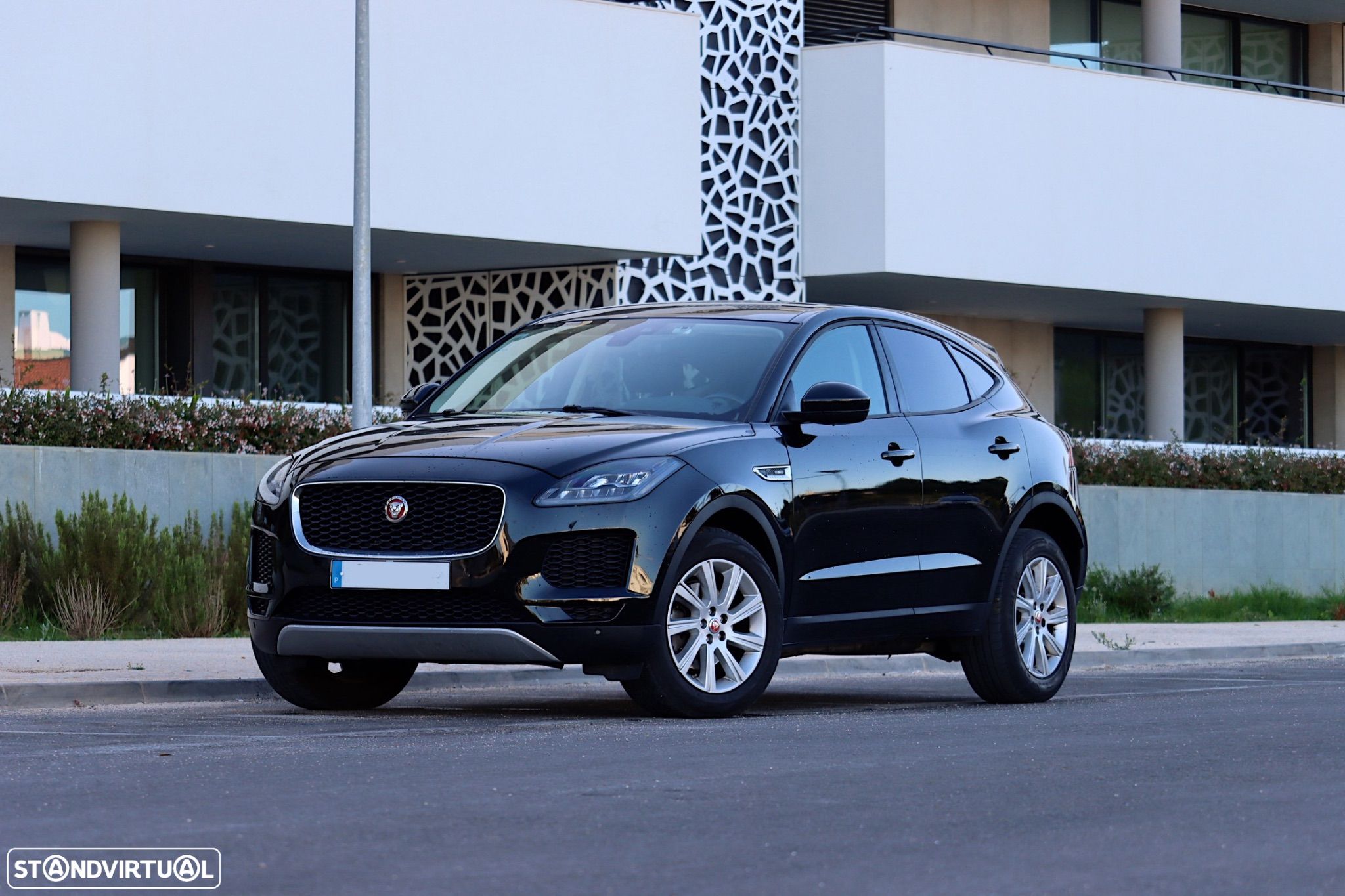 Jaguar E-Pace 2.0 i4D - 1