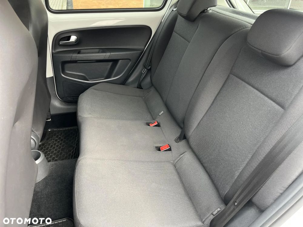 Volkswagen up! 1.0 high - 17