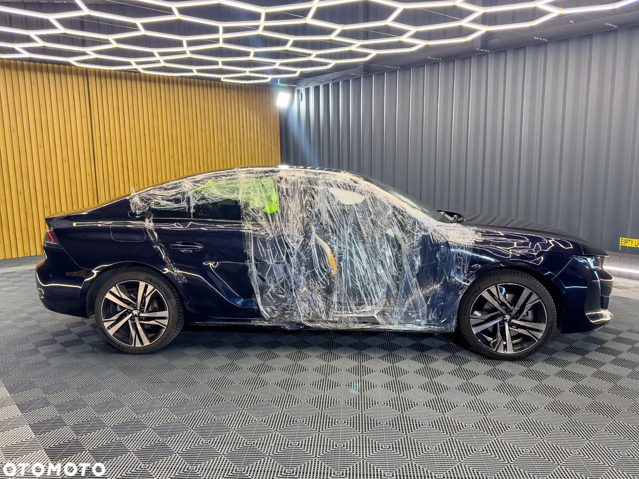 Peugeot 508 PureTech 225 EAT8 GT Pack - 11