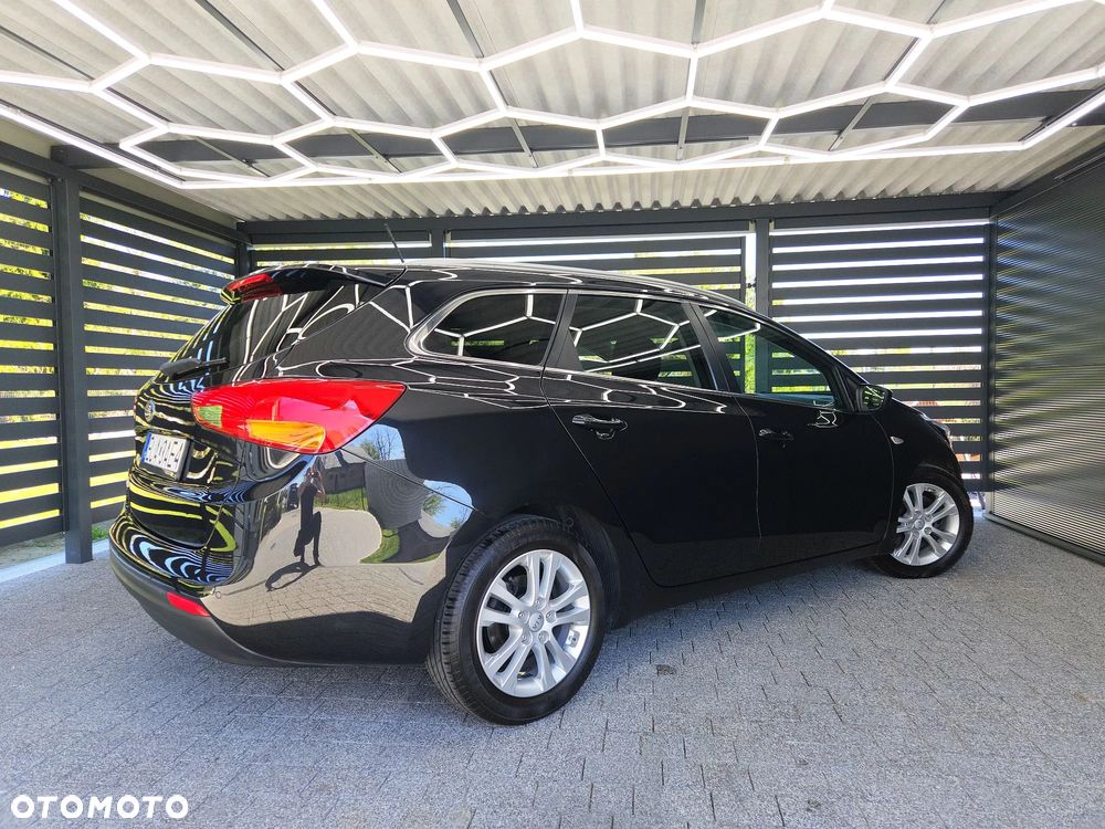 Kia Ceed 1.6 GDI Dream Team Edition - 3