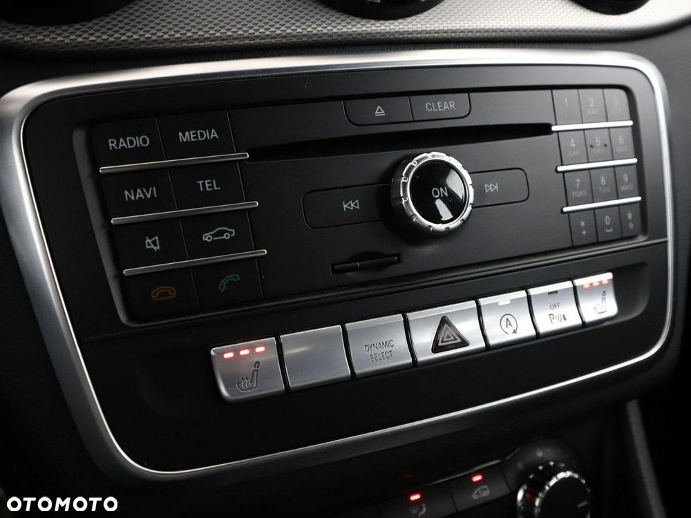 Mercedes-Benz Klasa A 180 (BlueEFFICIENCY) 7G-DCT AMG Sport - 27