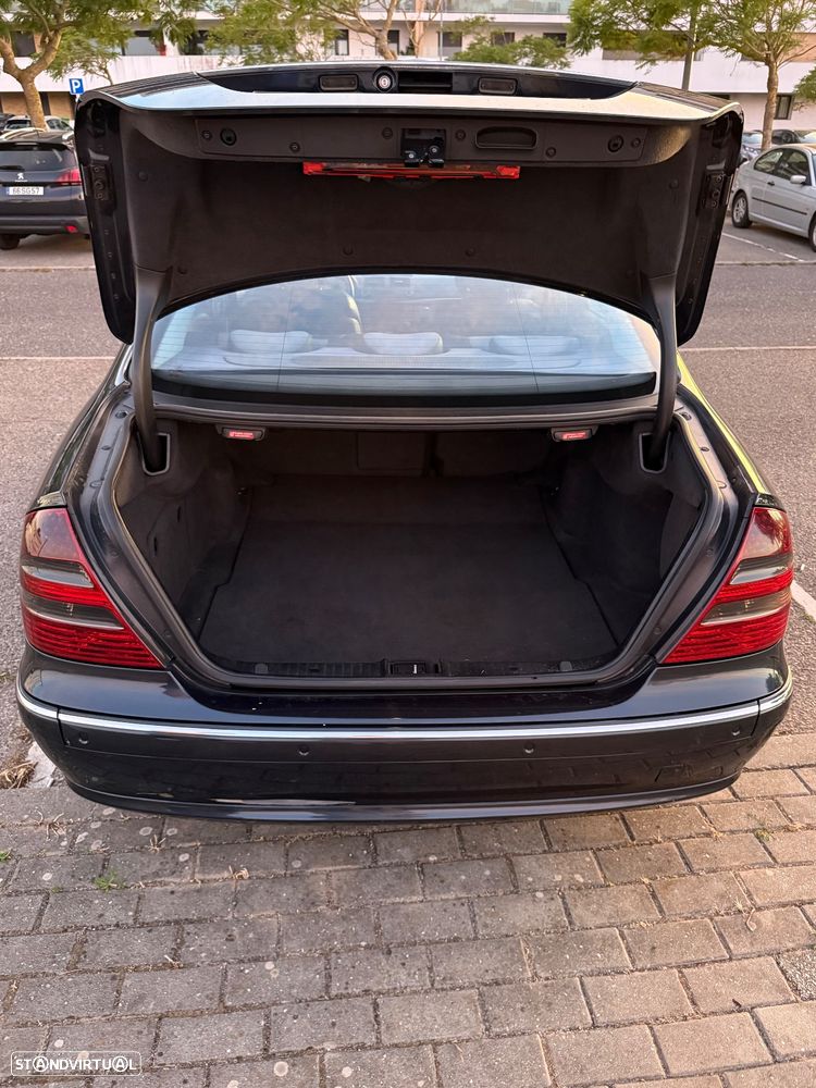 Mercedes-Benz 220 - 17