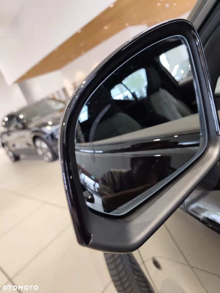 Volvo XC 40 B4 AWD Ultimate Dark - 31