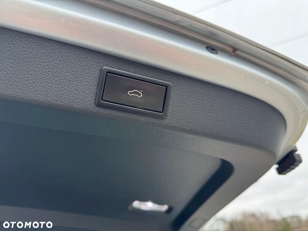 Skoda Superb 2.0 TDI DSG Ambition - 37